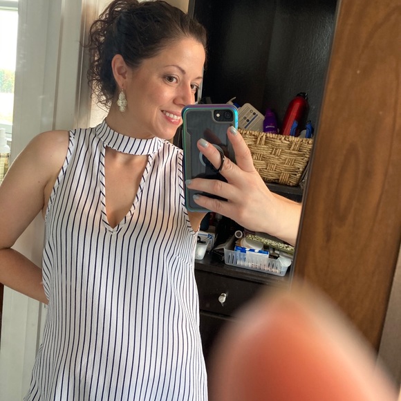 Meet your Posher, Megan - Picture 2 of 2